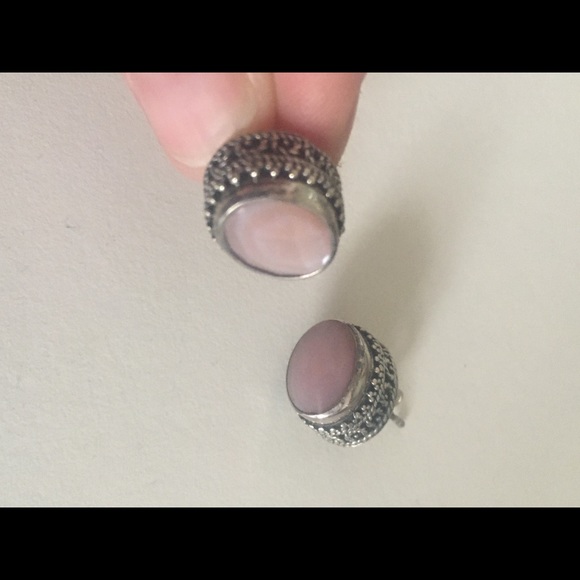 Sterling silver stud earrings with pink stones - Picture 2 of 5